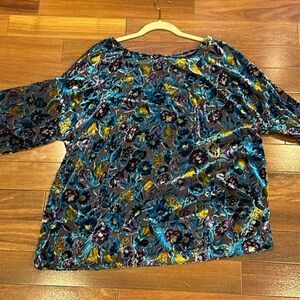 Women’s Soft Surrounding Long sleeve shirt size XL never worn